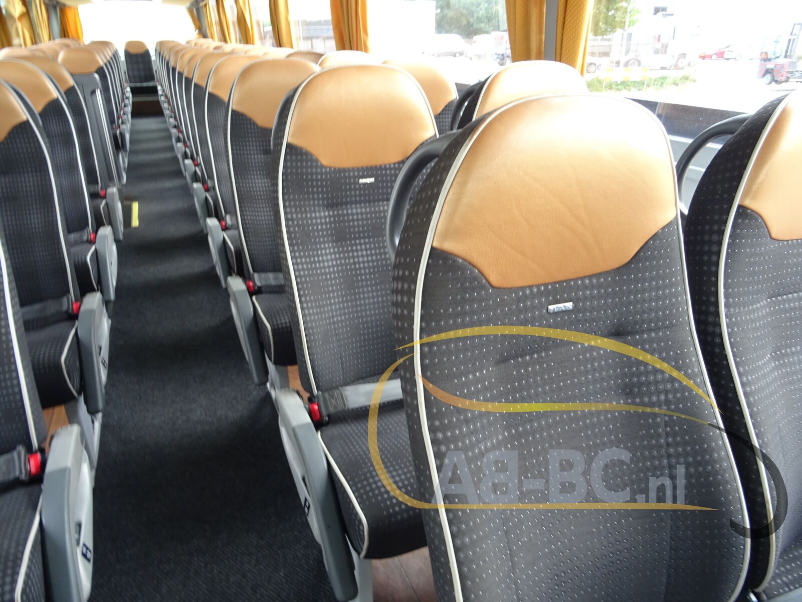 coach-bus-MAN-R08-Lions-Coach-61-Seats-EURO-6---1660558994598616904_orig_4409595552a4c89f4414cc3012204754--22072717304811402900