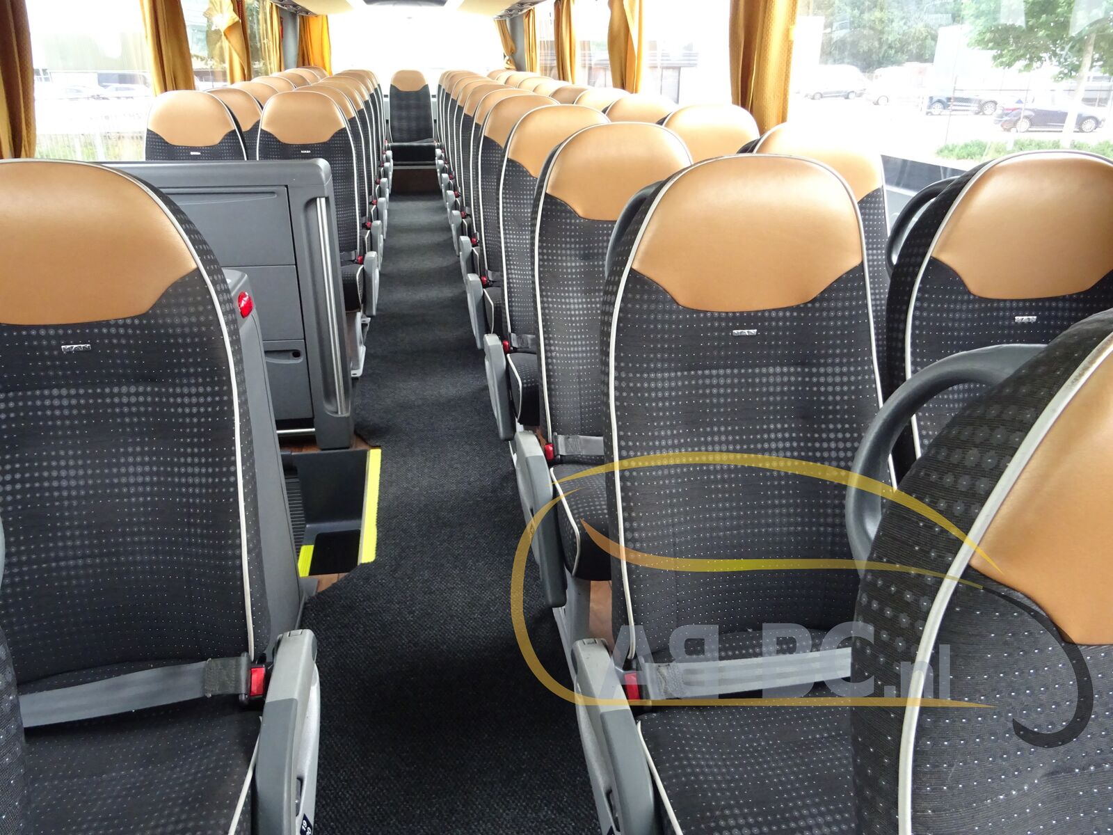 coach-bus-MAN-R08-Lions-Coach-61-Seats-EURO-6---1660559000919611360_orig_383d7d51bf64abc0b558ba6bc4be44f3--22072717304811402900