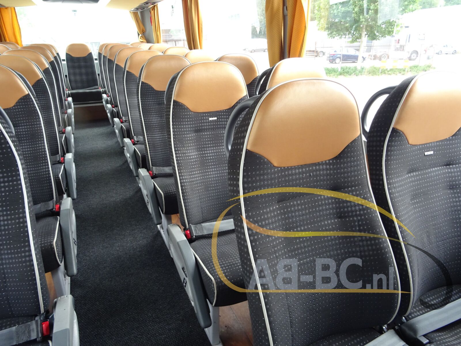coach-bus-MAN-R08-Lions-Coach-61-Seats-EURO-6---1660559016462929585_orig_c42bd561249c231463f149b925ebd299--22072717304811402900