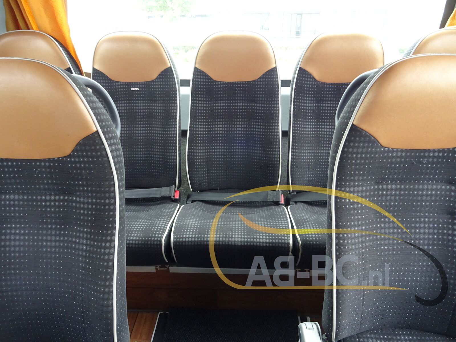 coach-bus-MAN-R08-Lions-Coach-61-Seats-EURO-6---1660559025945844152_orig_0a94d99e60e81182a54ee98808b589bc--22072717304811402900