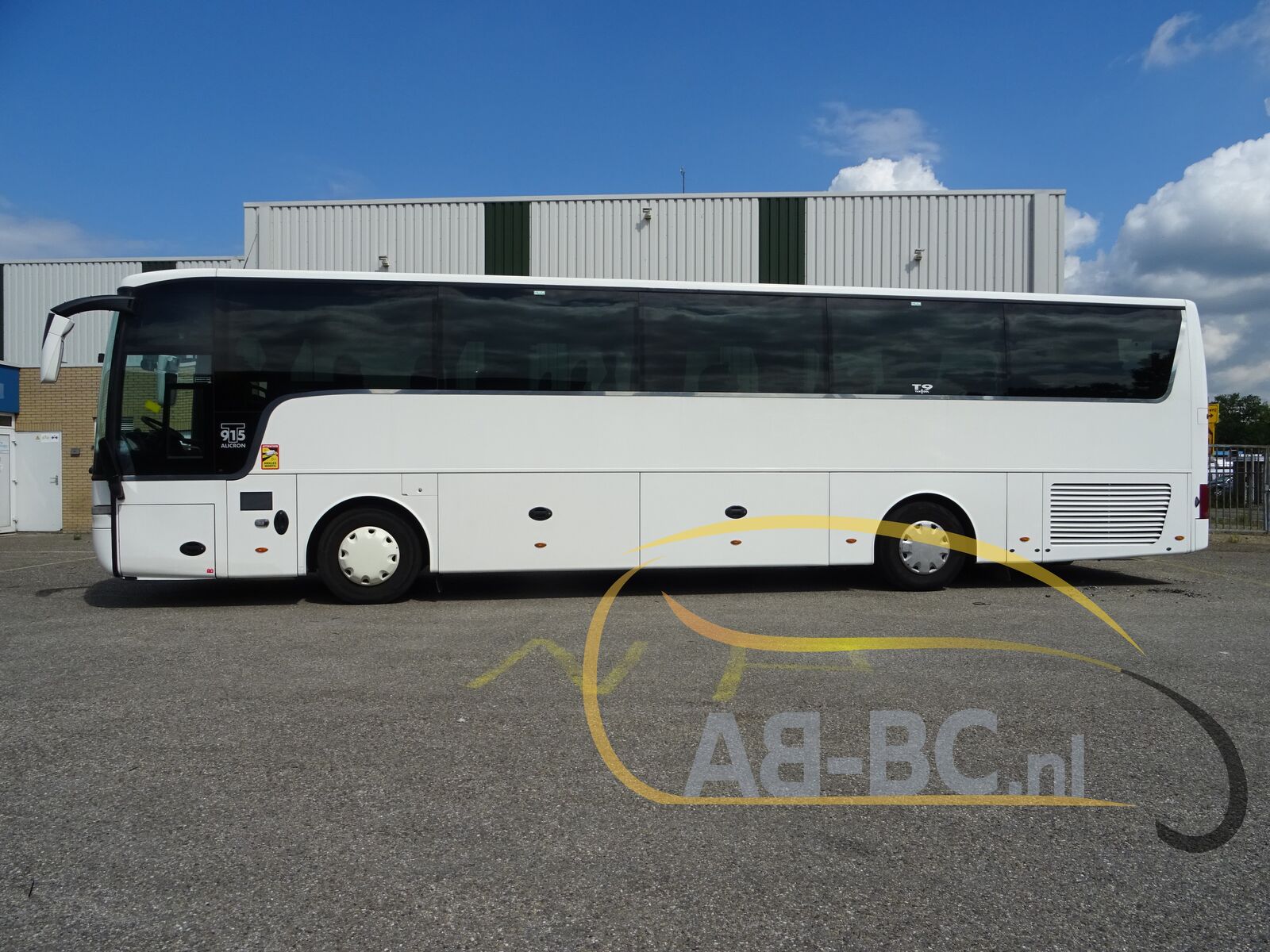 coach-bus-VAN-HOOL-T915-Alicron-51-Seats-EURO-5---1657014843331800310_orig_ab2e1aeff76249b3877fb79ce6c92082--22070512522119672300
