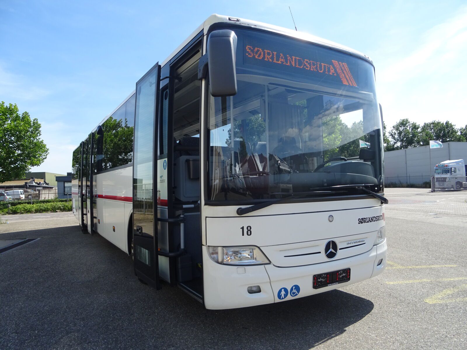 interurban-bus-MERCEDES-BENZ-Integro-52-Seats-EURO-5---1659010119812533233_orig_7c1c497a1cb9076bd2b0f7cf454c9244--22072815070536505000