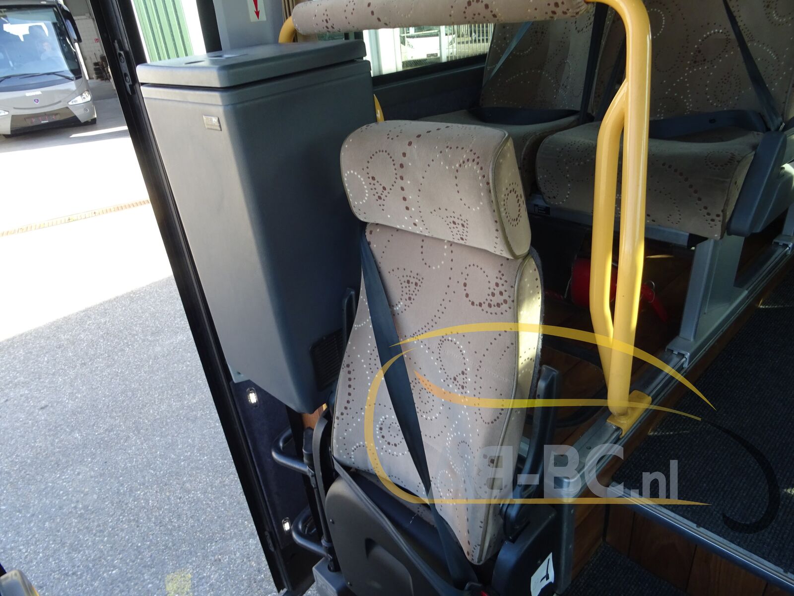 coach-bus-IVECO-Irisbus-Evadys-HD-56-Seats-EURO-5-12-METER---1659944991794651042_orig_3e47b69b374e94a18498f3ba5c0ca713--22080810475874478100