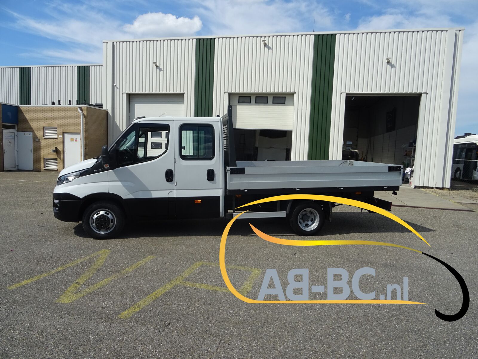 commercial-vehicle-flatbed-truck-3-5t-IVECO-Daily-35c12-dubbelcabine-pick-up---1661350116795083224_orig_92f7129f9596ddc573886af34a7852a7--22082416584990642700