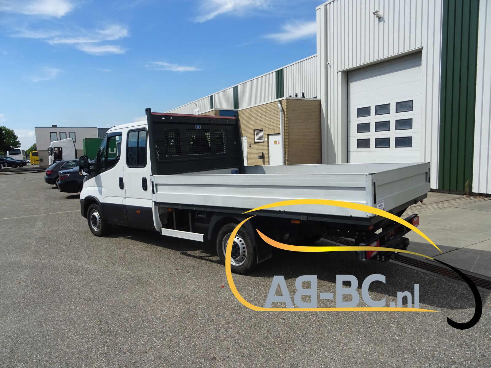 commercial-vehicle-flatbed-truck-3-5t-IVECO-Daily-35s14-DC-openlaadbak---1661344720776443848_orig_758486830356a00e805897064391f8bd--22082415210565311400