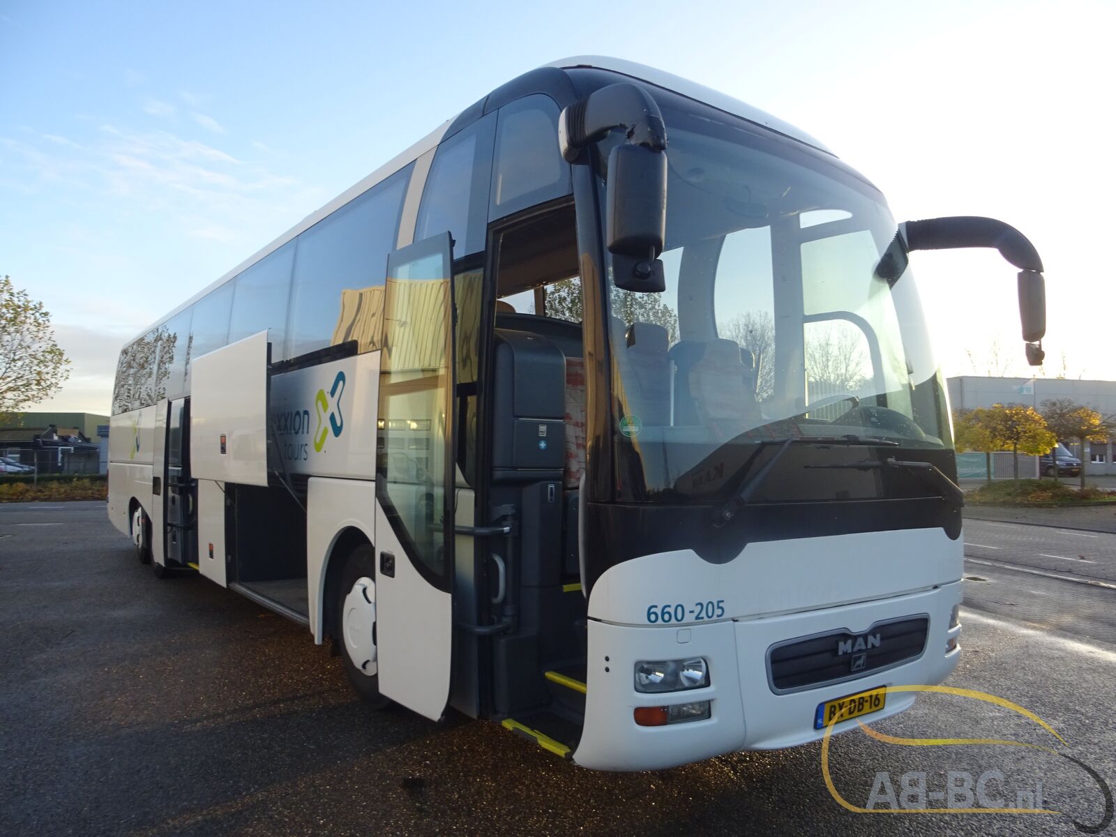 coach-bus-MAN-R08-Lions-Coach-Supreme-61-Seats---1669192054167335741_orig_a4a7e830938db3d0d99f5fff8010cb22--22112310185426922000