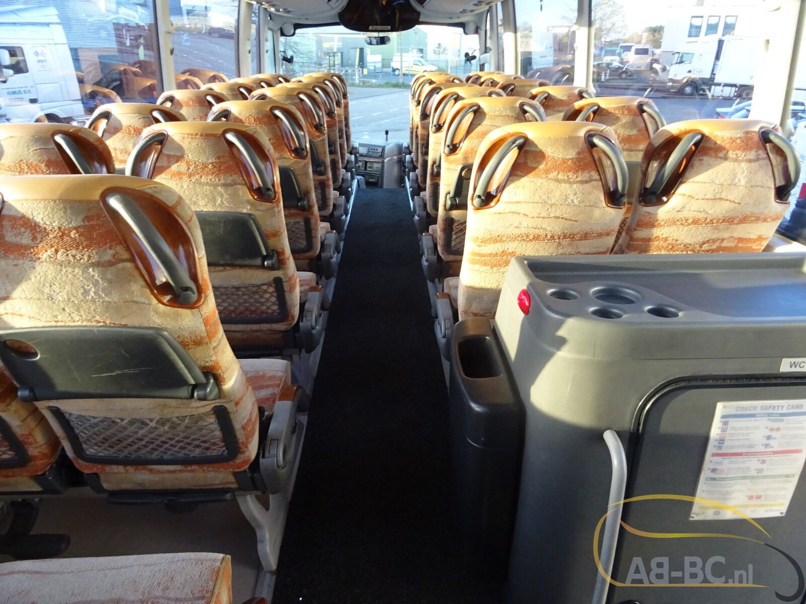 coach-bus-MAN-R08-Lions-Coach-Supreme-61-Seats---1669192263767080475_orig_214e7e59c7f90559d39758ac5527e167--22112310185426922000
