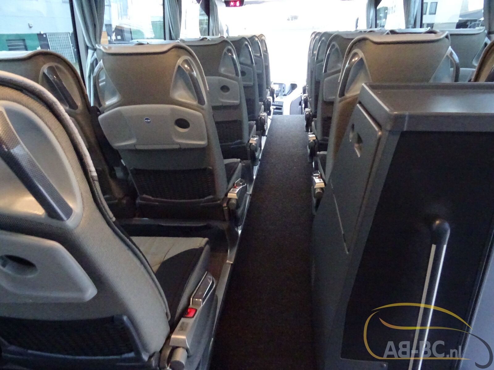 coach-bus-MERCEDES-BENZ-Tourismo-MB-E-16-RHD-50-Seats-EURO-6---1669130172728320115_orig_01d597291fbefa57b40ddfad3819a36e--22112217121069025000