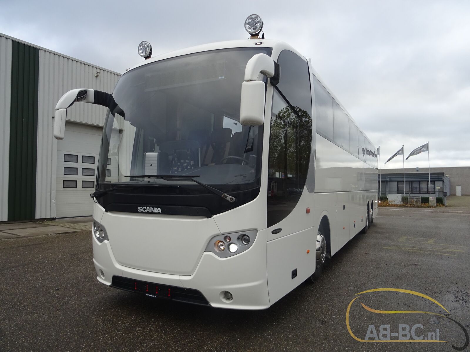 coach-bus-SCANIA-OmniExpress-53-Seats-Liftbus-EURO-5---1669198540951026322_orig_ca45d567107ef447879223d5e04c74c9--22112312140255928200