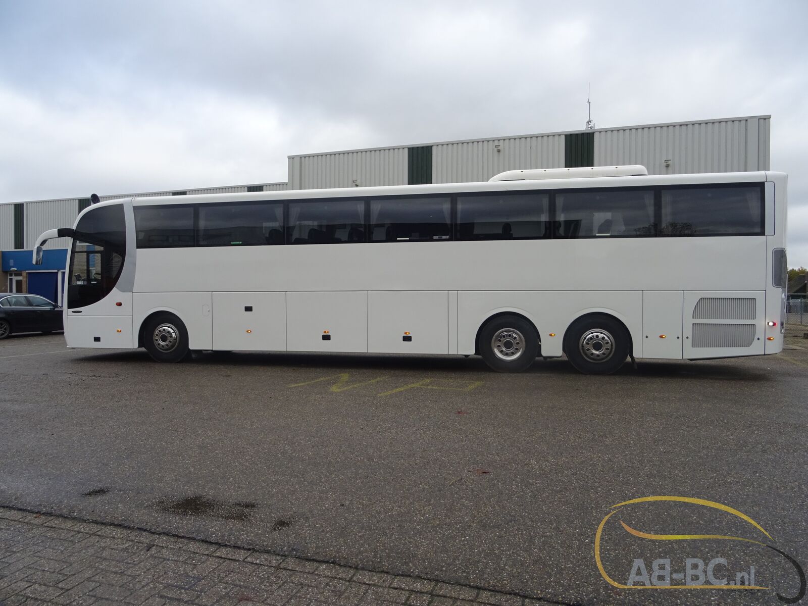 coach-bus-SCANIA-OmniExpress-53-Seats-Liftbus-EURO-5---1669198551976599325_orig_203749165ecb1dd58f1c0809cc2d025b--22112312140255928200