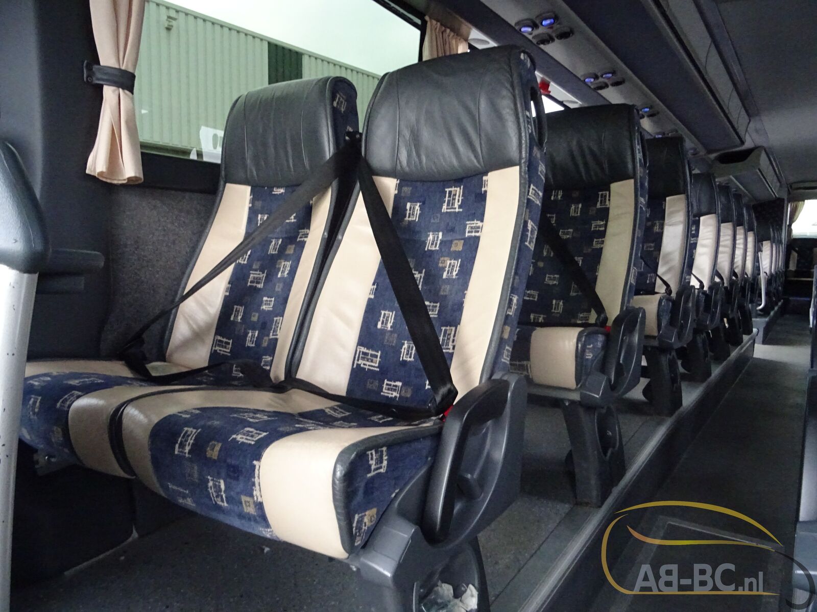 coach-bus-SCANIA-OmniExpress-53-Seats-Liftbus-EURO-5---1669198641725844217_orig_789936ecfb5e81f1f1a8523ea8fba719--22112312140255928200