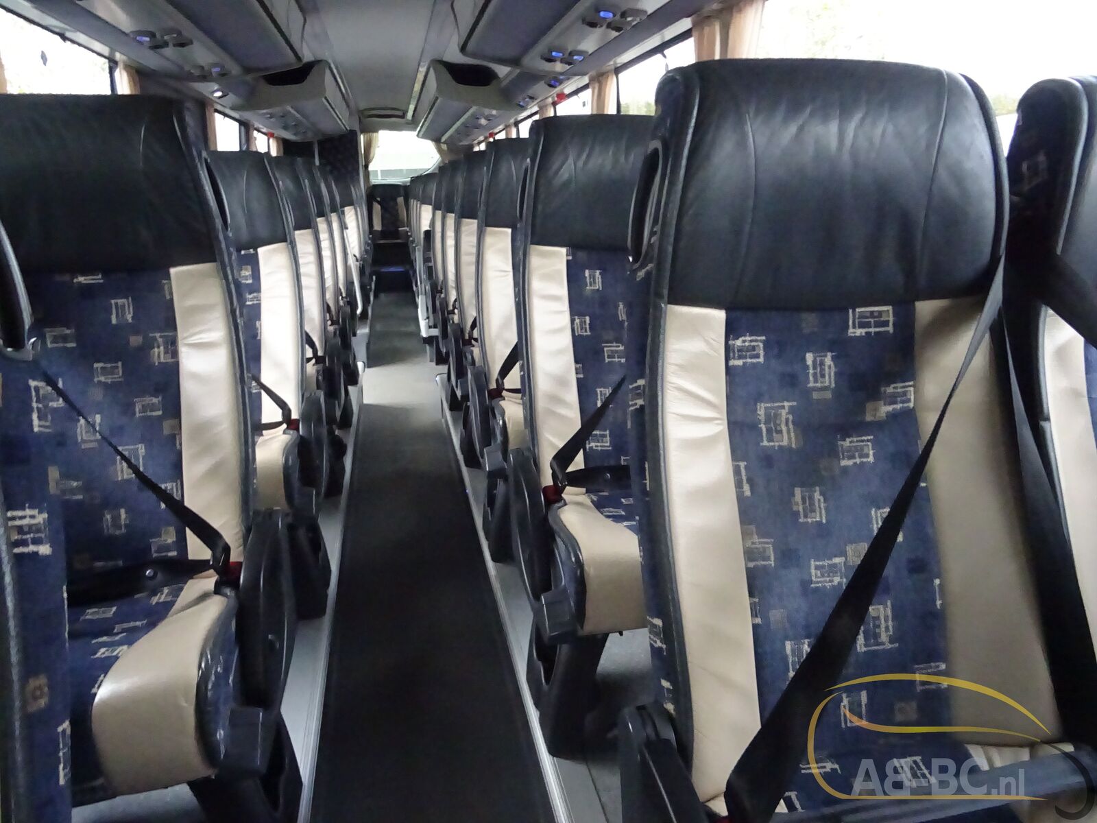 coach-bus-SCANIA-OmniExpress-53-Seats-Liftbus-EURO-5---1669198660940015281_orig_9fb068c9ca8449dd118d3ae09b95695a--22112312140255928200
