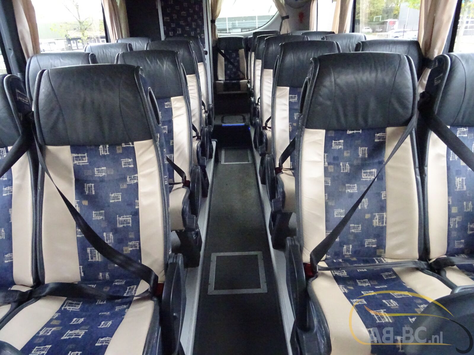 coach-bus-SCANIA-OmniExpress-53-Seats-Liftbus-EURO-5---1669198694504112666_orig_1b9b090e41e450a34ce26246f7f7aa70--22112312140255928200