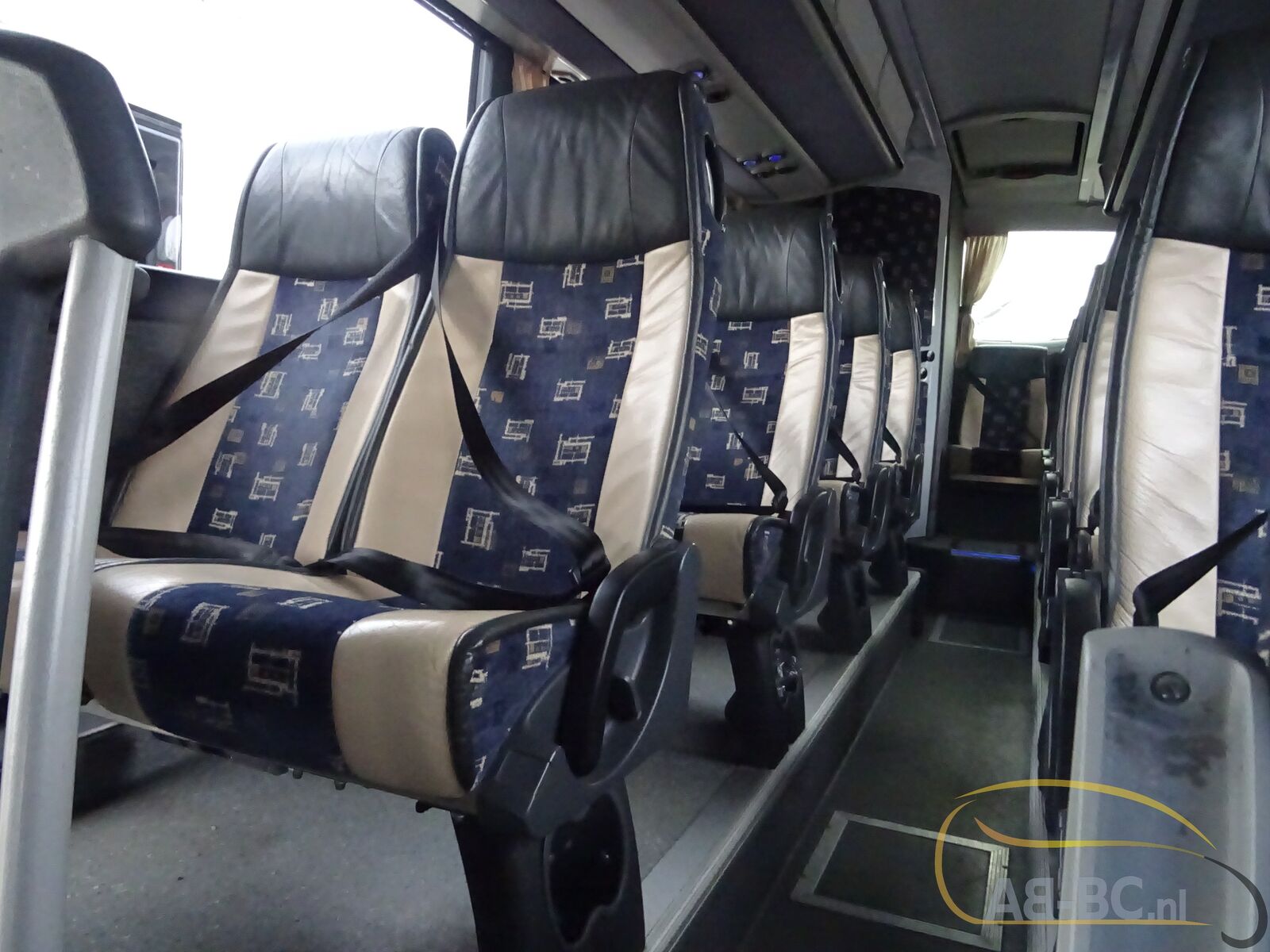 coach-bus-SCANIA-OmniExpress-53-Seats-Liftbus-EURO-5---1669198702752191345_orig_0d3498e1ab2e540bbc932ea5630e1928--22112312140255928200