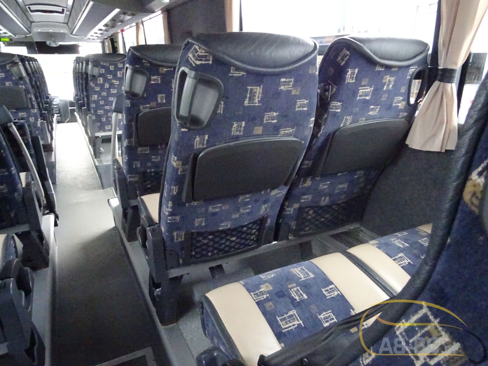 coach-bus-SCANIA-OmniExpress-53-Seats-Liftbus-EURO-5---1669198730773827026_orig_b5c468cf377404ac3315f9918d4246a0--22112312140255928200