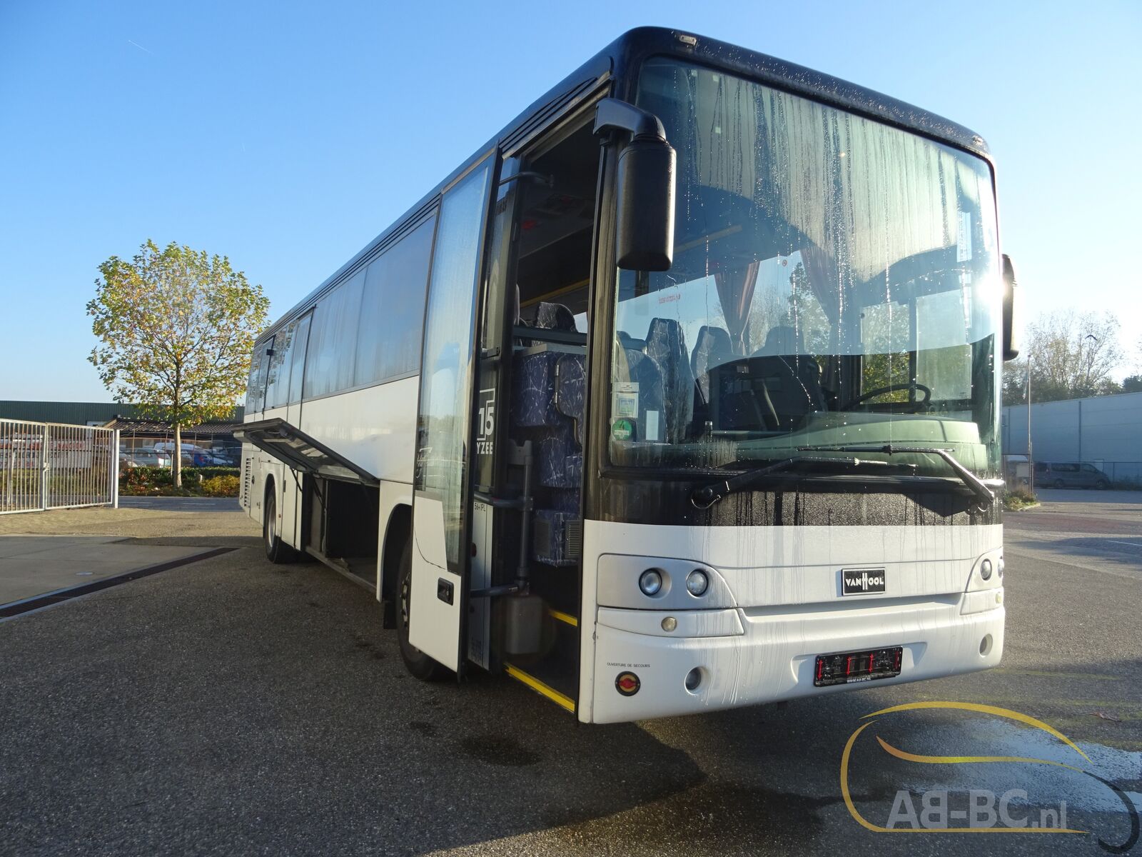 coach-bus-VAN-HOOL-T915TL-57-Seats-Liftbus-EURO-5---1668431918191114722_orig_db9a40682244ad43152e942dd228cfed--22111415180360216200