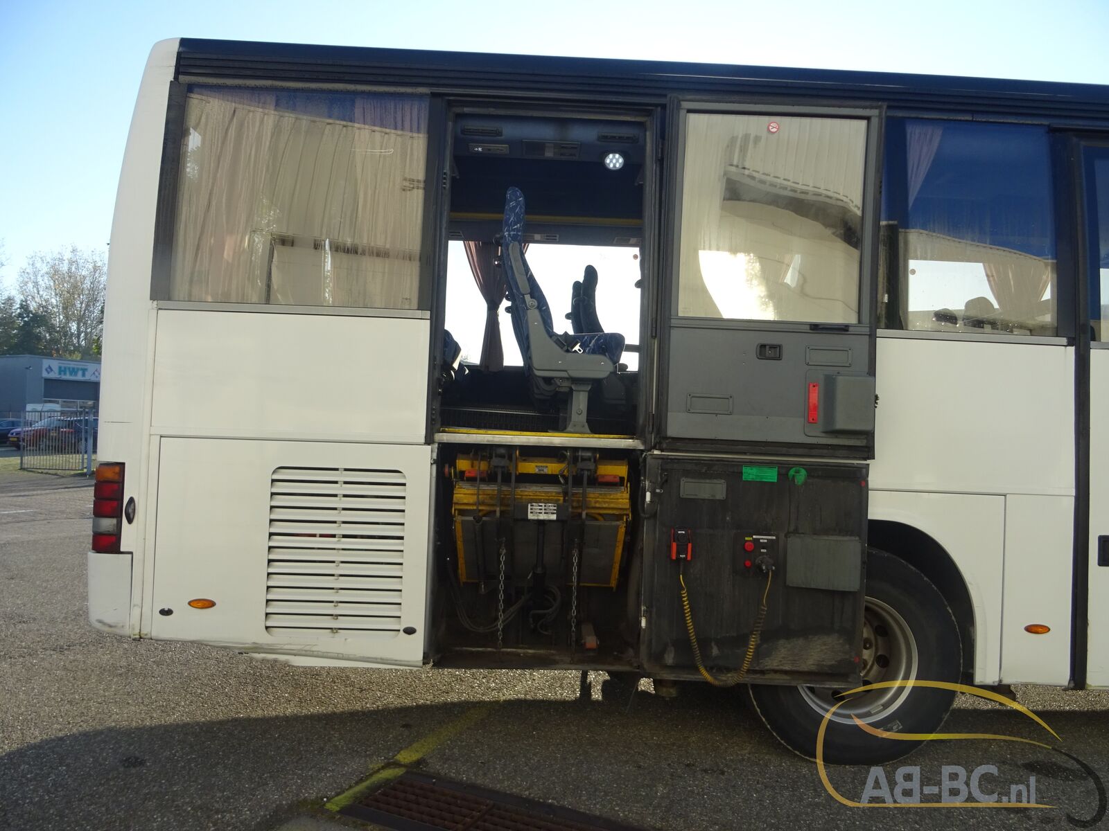 coach-bus-VAN-HOOL-T915TL-57-Seats-Liftbus-EURO-5---1668431930342503889_orig_086d7163bb2abebd8c6fb57232378903--22111415180360216200