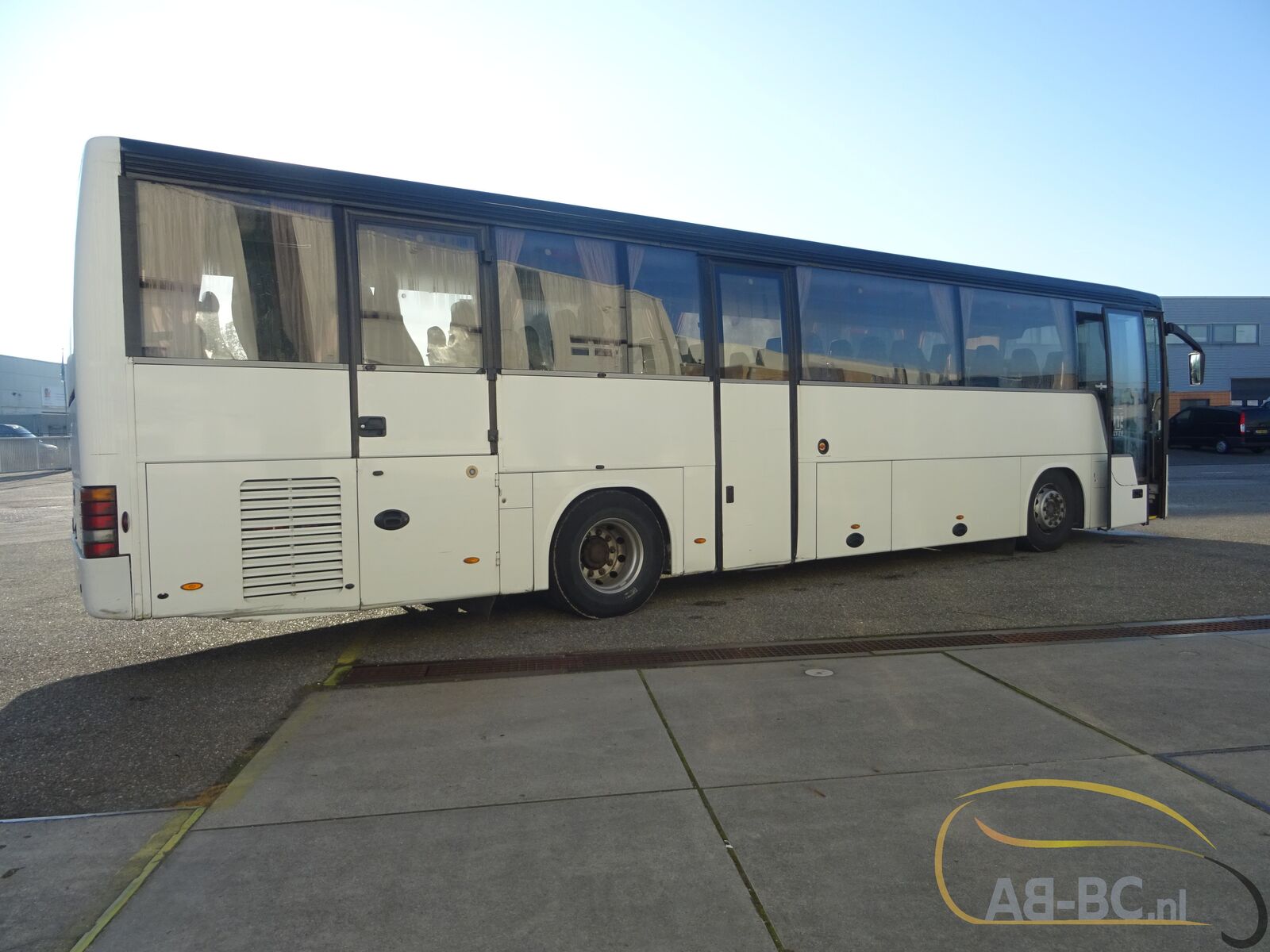coach-bus-VAN-HOOL-T915TL-57-Seats-Liftbus-EURO-5---1668431971256619975_orig_d597f1de918737b8d749a4804f5bcffd--22111415180360216200
