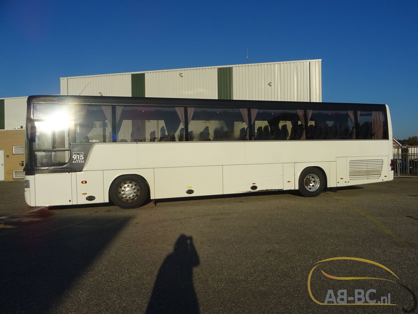 coach-bus-VAN-HOOL-T915TL-57-Seats-Liftbus-EURO-5---1668431987450520970_orig_0a2e8595d466861b8e53c1d469df7dc4--22111415180360216200