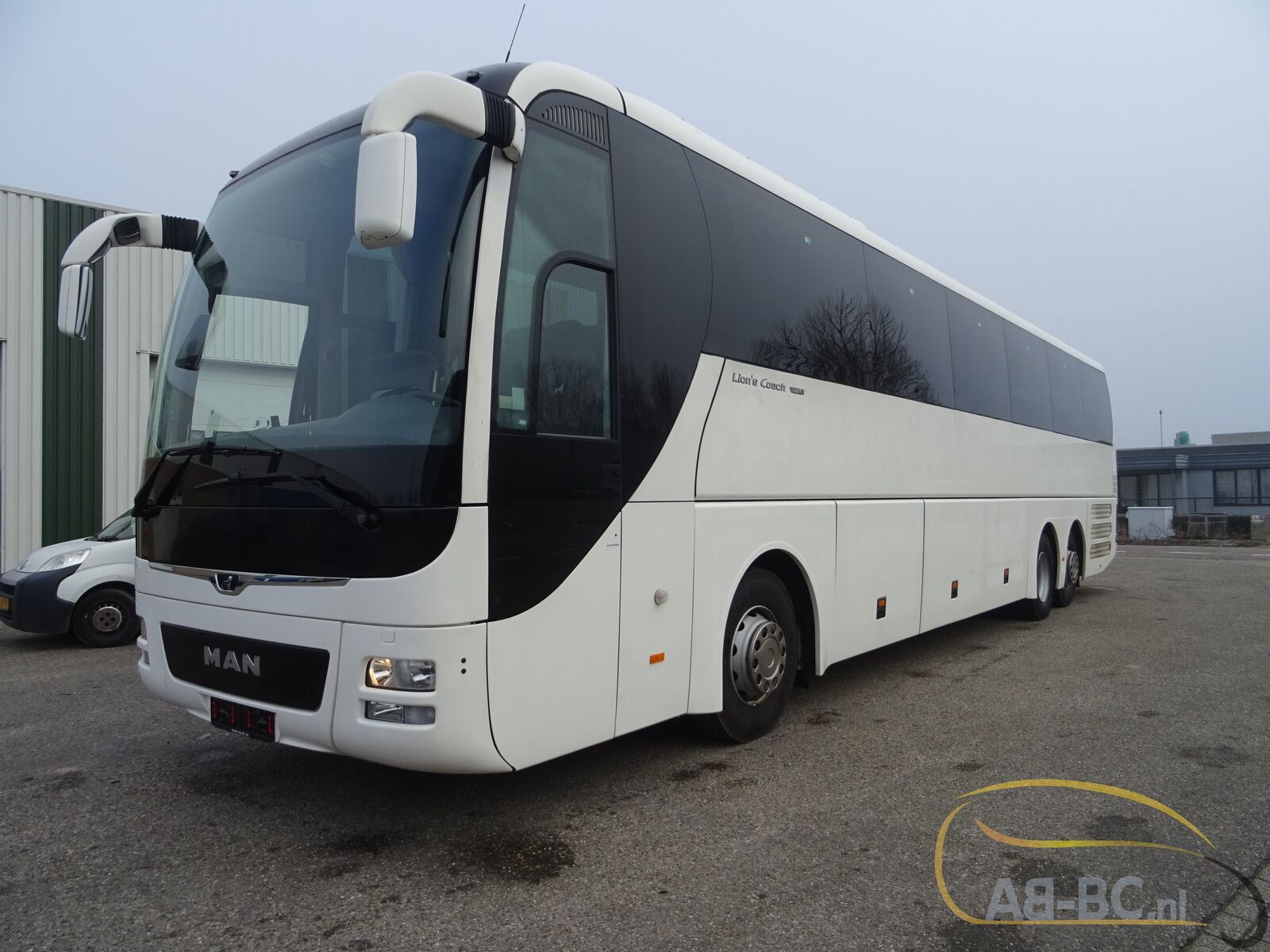 coach-bus-MAN-R08-Lions-Coach-59-Seats-EURO-6-6-wheelchair-places---1675763395347610117_orig_58f4798cfd3ce9b28bee610c35e7f3b5--23020711482134347500
