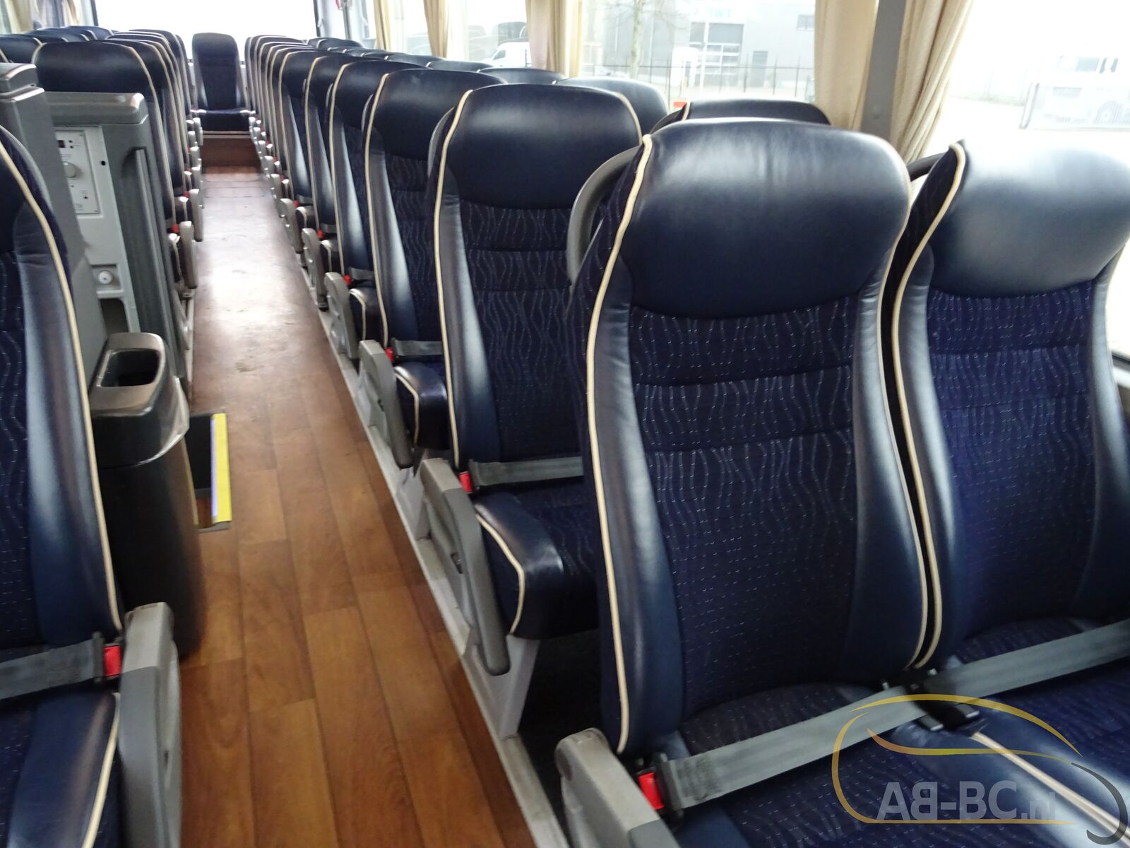 coach-bus-MAN-R08-Lions-Coach-59-Seats-EURO-6-6-wheelchair-places---1675763502156320999_orig_19cdc7046947795cf1594dada69d14d5--23020711482134347500