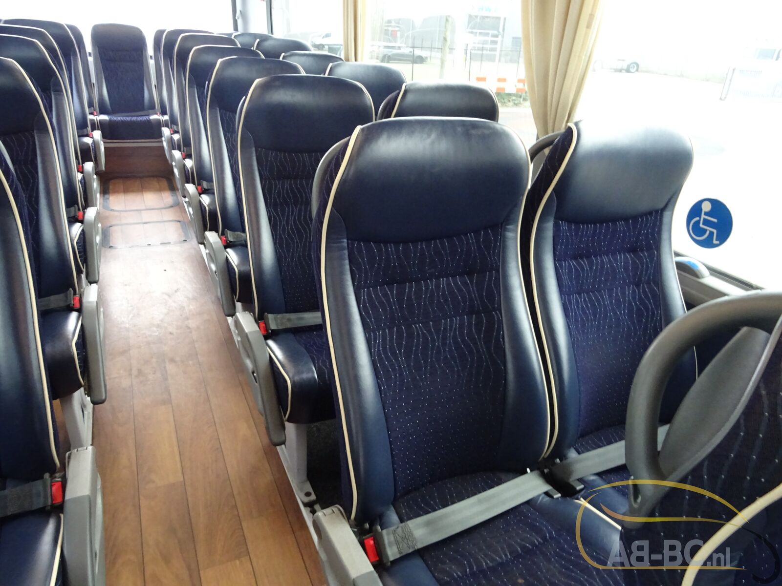 coach-bus-MAN-R08-Lions-Coach-59-Seats-EURO-6-6-wheelchair-places---1675763522330245877_orig_8fd8f14fe1a5da09456abcf822ce0a35--23020711482134347500