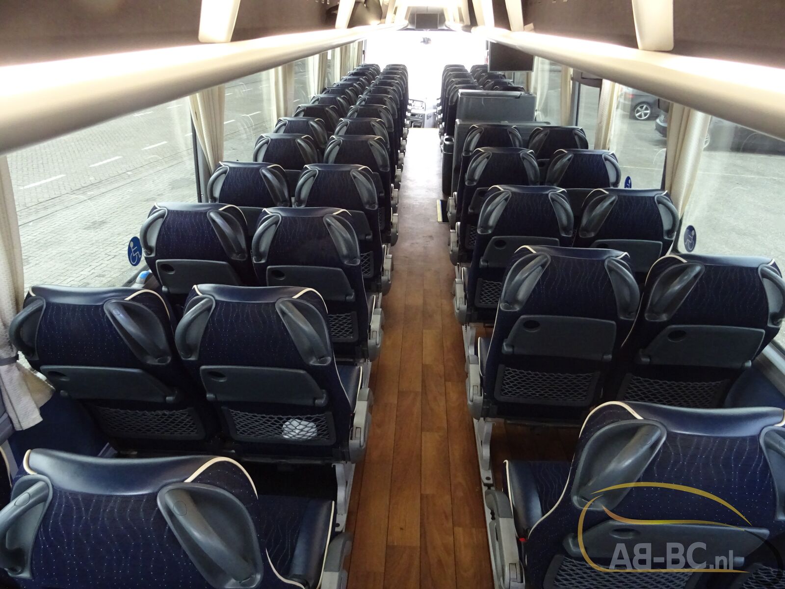 coach-bus-MAN-R08-Lions-Coach-59-Seats-EURO-6-6-wheelchair-places---1675763531270028214_orig_6e62265991e9c1ead3c275509eeca9dd--23020711482134347500