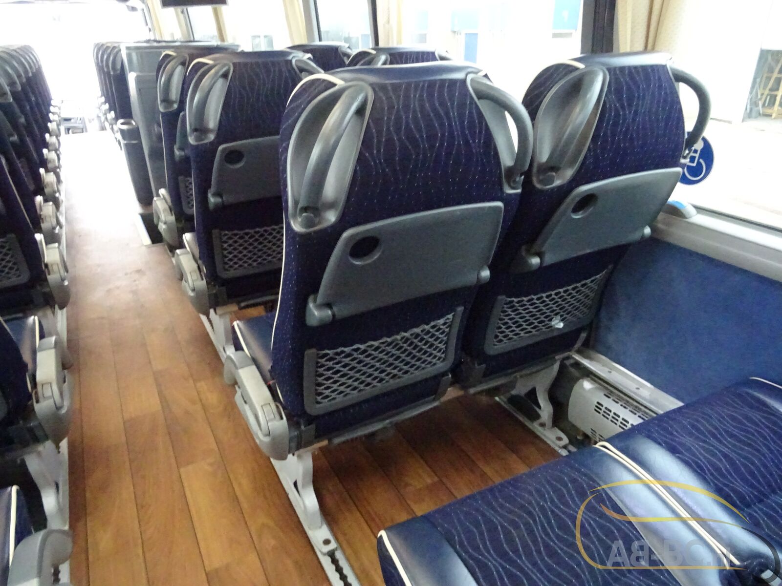 coach-bus-MAN-R08-Lions-Coach-59-Seats-EURO-6-6-wheelchair-places---1675763546000059710_orig_4302cac7e65fb6f7becde158c4887692--23020711482134347500