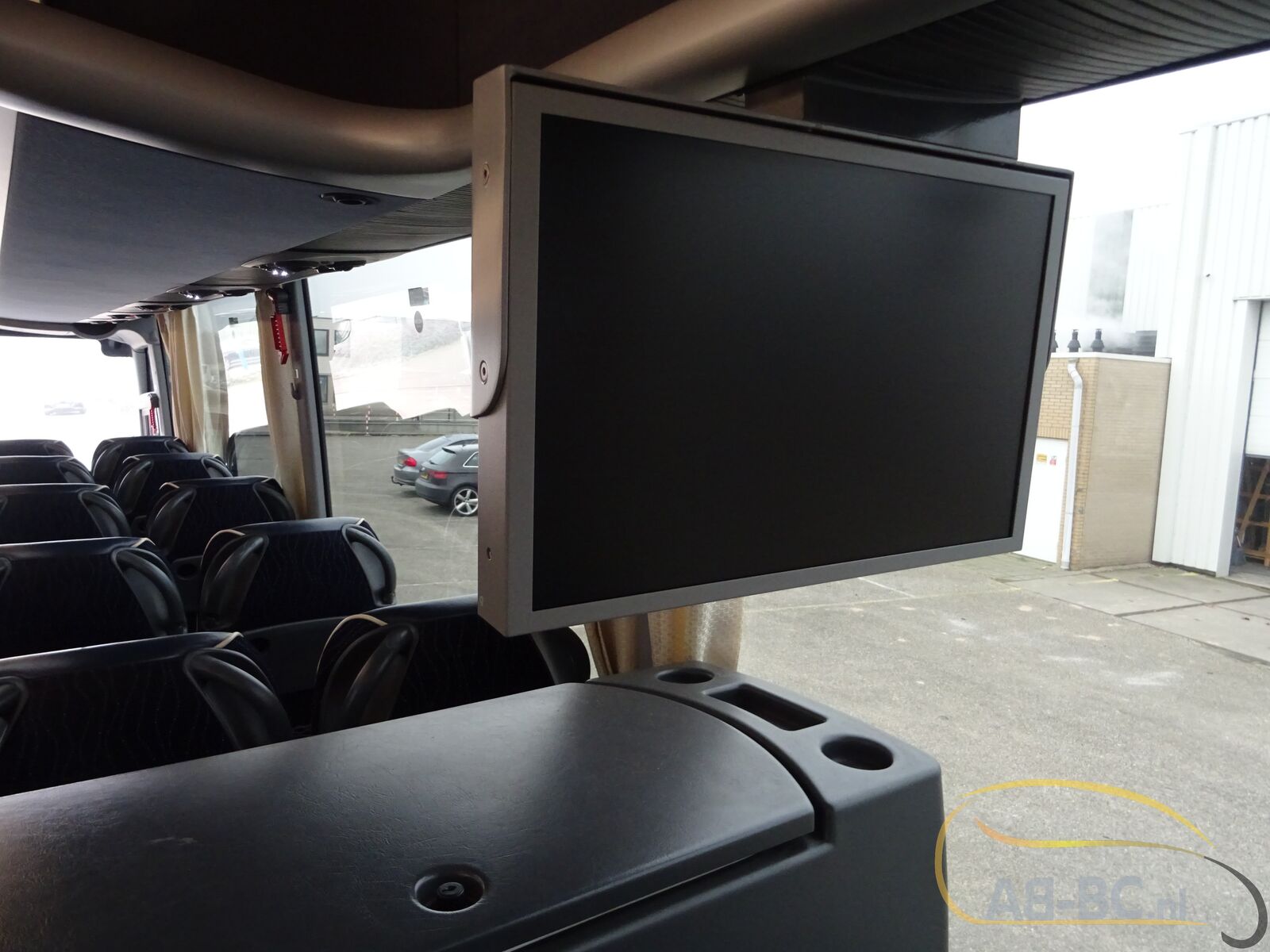 coach-bus-MAN-R08-Lions-Coach-59-Seats-EURO-6-6-wheelchair-places---1675763556689605697_orig_cf6e305a423e84afd8a3424d0e7eb459--23020711482134347500