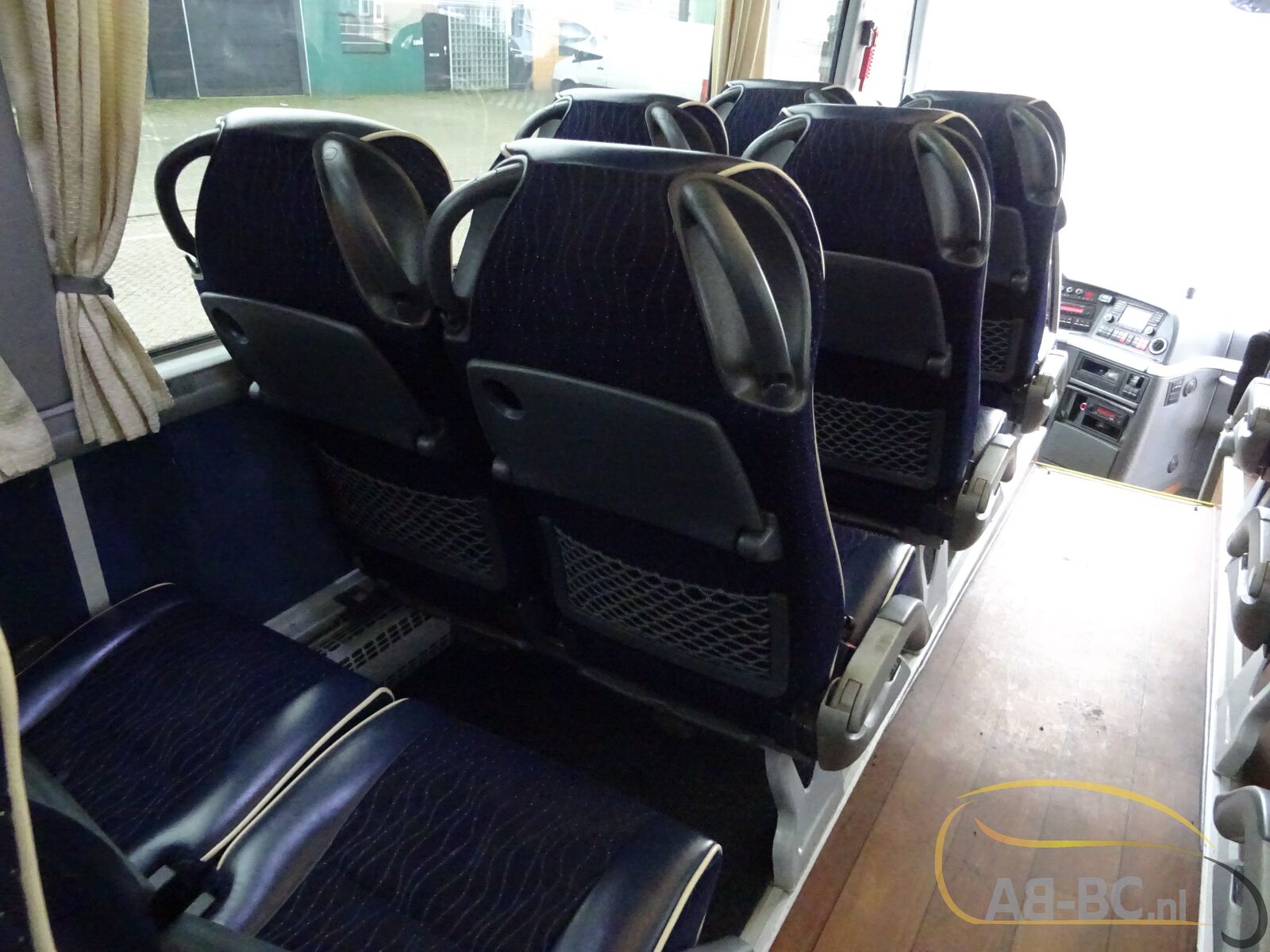 coach-bus-MAN-R08-Lions-Coach-59-Seats-EURO-6-6-wheelchair-places---1675763564964799159_orig_4a2c025a284e4f40e916f7ff5a9d8945--23020711482134347500