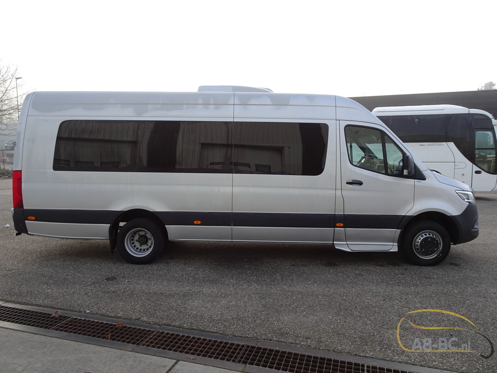 coach-bus-MERCEDES-BENZ-Sprinter-517-Mercus-20-Seats-EURO-6---1675765125237931816_orig_09c016847e1997115d1e44aef6a9c7c8--23020711550311459700